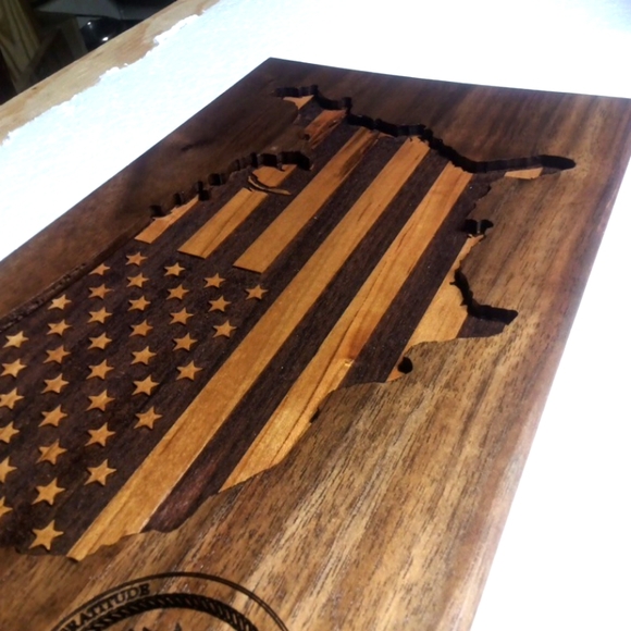 Wooden USA Flag Plaque - Picture 3 of 6